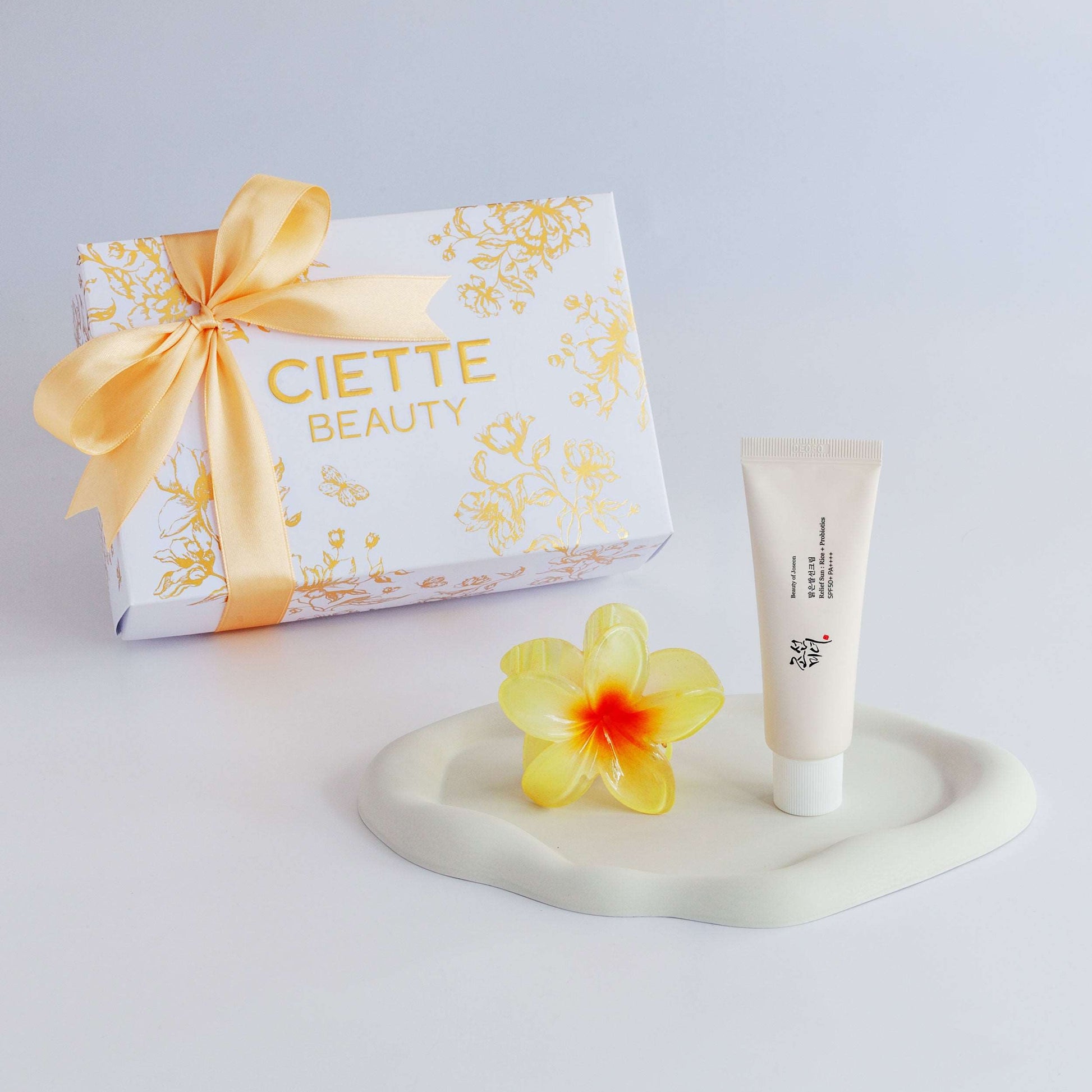 THE GLOW GIFT HAMPER (Free Gift Included)