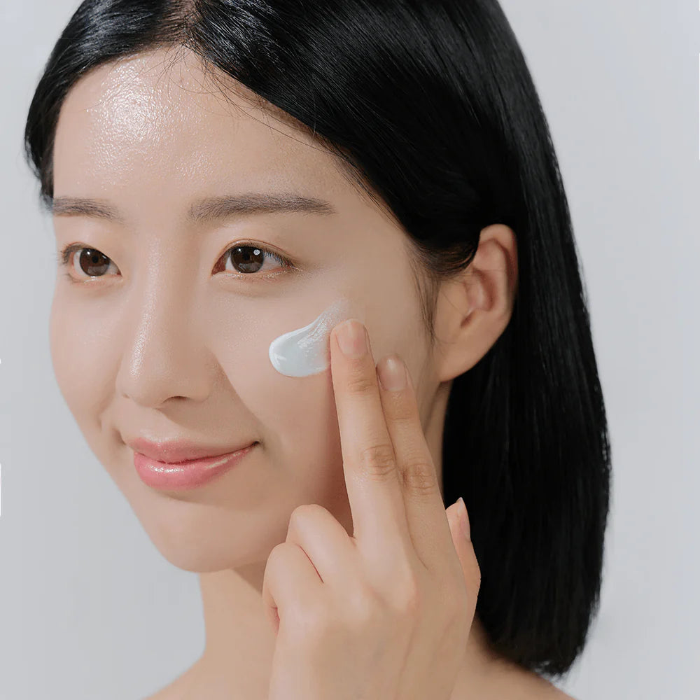 SKIN1004 Madagascar Centella Hyalu-Cica Water-Fit SPF 50+ PA++++ Sun Serum (50ml)